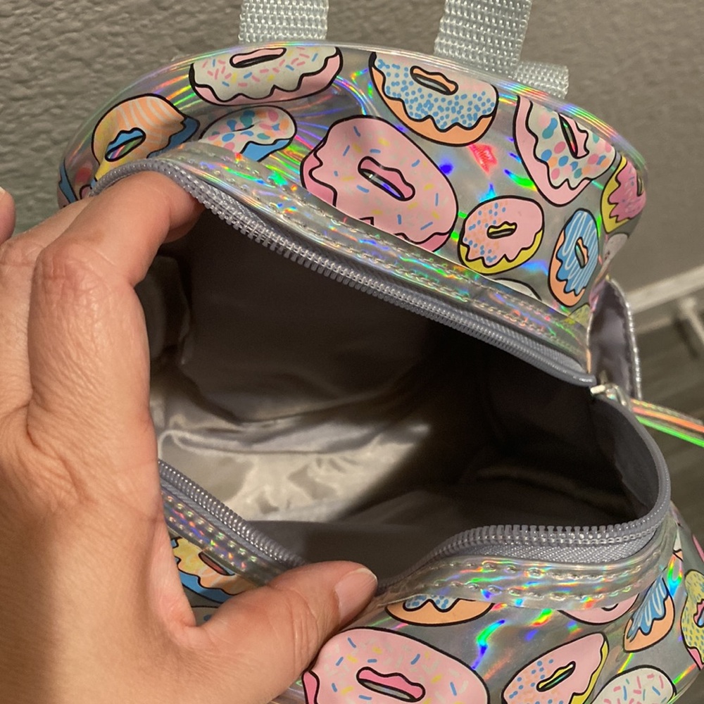 Small donut backpack - Picture 3 of 3